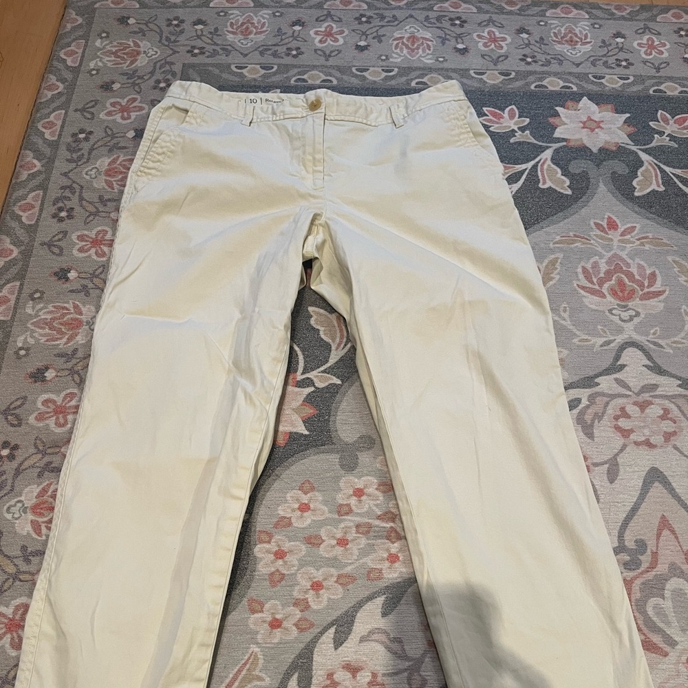 Talbots Women’s  Relaxed Chino in pale yellow size 10